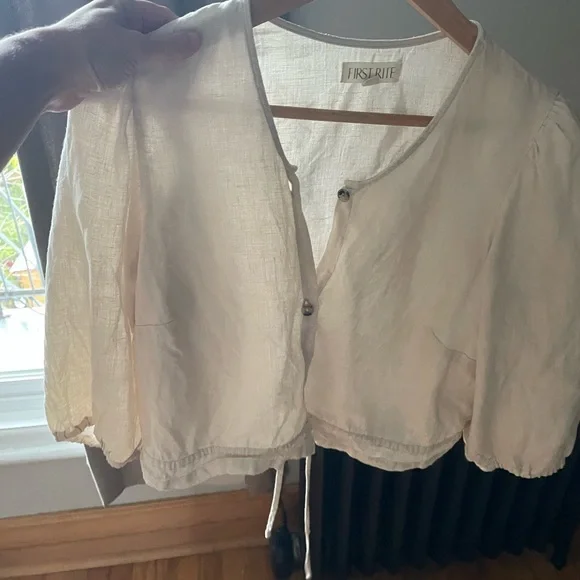 First Rite Linen Blouse - Picture 4 of 7
